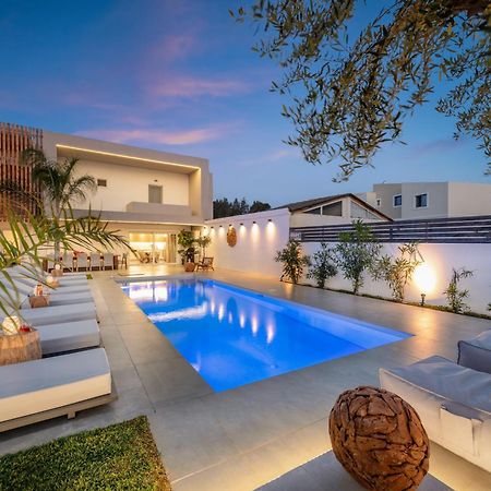 Hypnosis Beachside Villa With Private Heated Pool Георгиуполис Экстерьер фото
