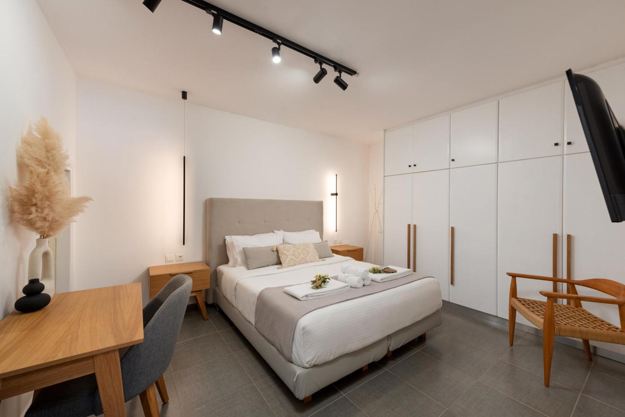 Hypnosis Beachside Villa With Private Heated Pool Георгиуполис Экстерьер фото