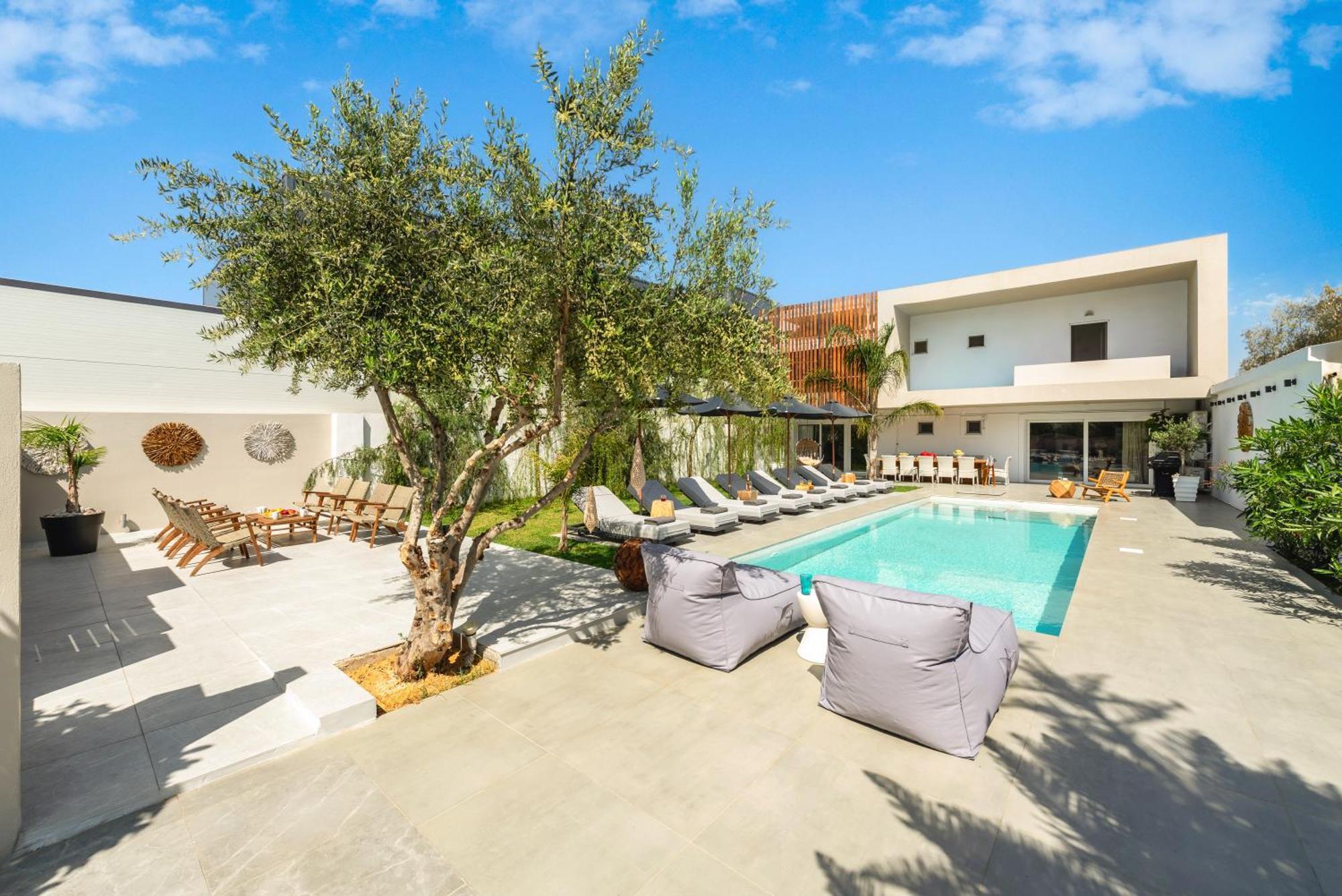 Hypnosis Beachside Villa With Private Heated Pool Георгиуполис Экстерьер фото